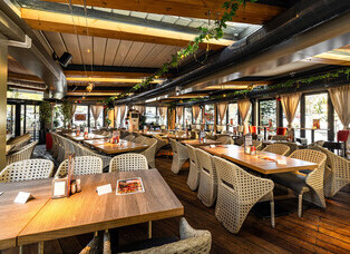 Happy Bar & Grill Iztok